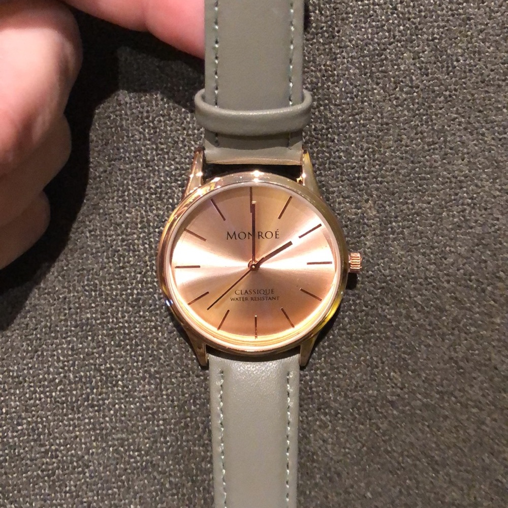 Watch - Picture 4 of 4